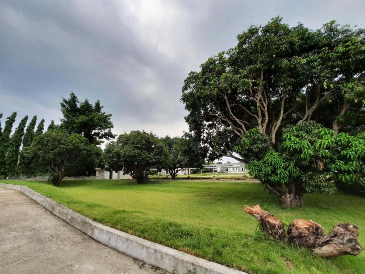 Estancia De Lorenzo Tarlac Esterno foto
