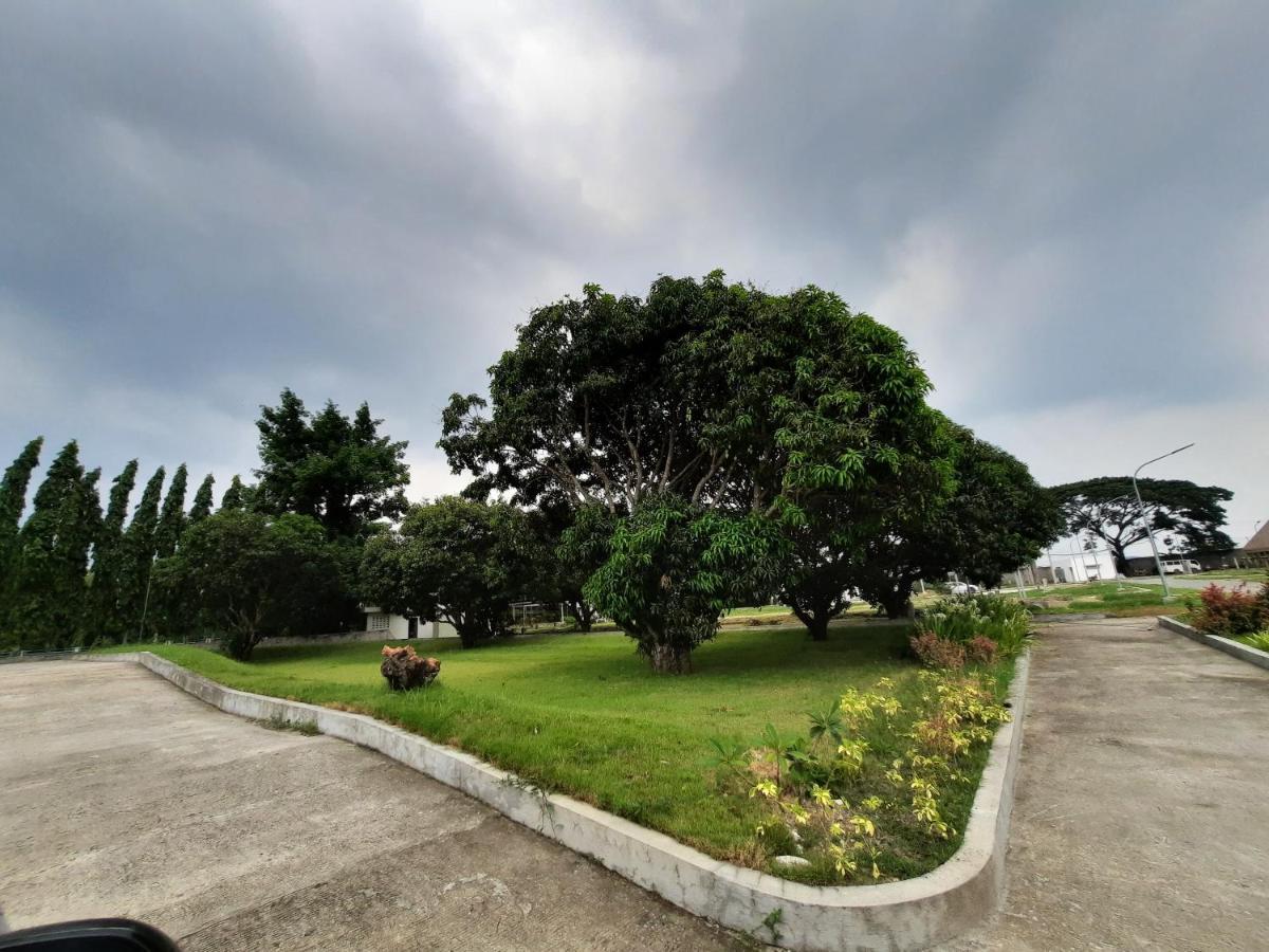 Estancia De Lorenzo Tarlac Esterno foto