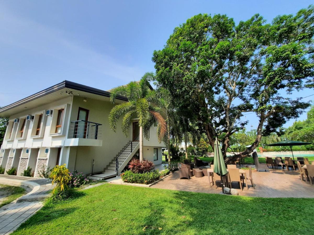Estancia De Lorenzo Tarlac Esterno foto
