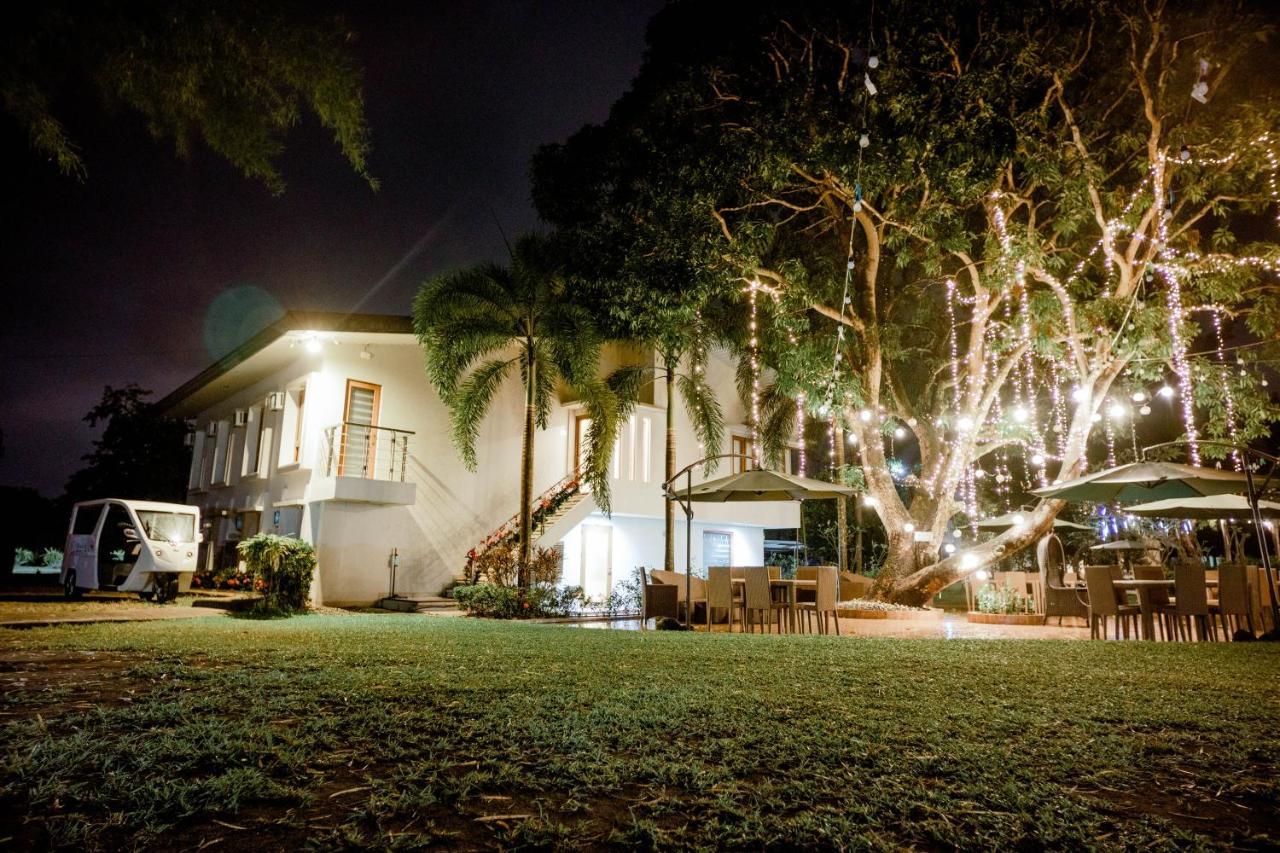 Estancia De Lorenzo Tarlac Esterno foto